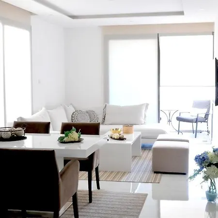 شقة Zenobia Luxury City/beach Apts No.1