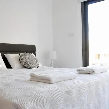 شقة Zenobia Luxury City/beach Apts No.1