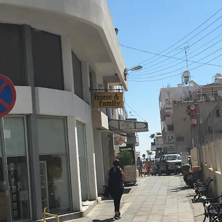 Zenobia Luxury City/beach Apts No.1 شقة لارنكا