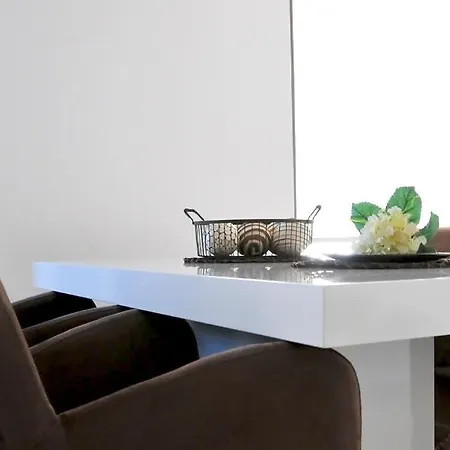 Zenobia Luxury City/beach Apts No.1 * لارنكا